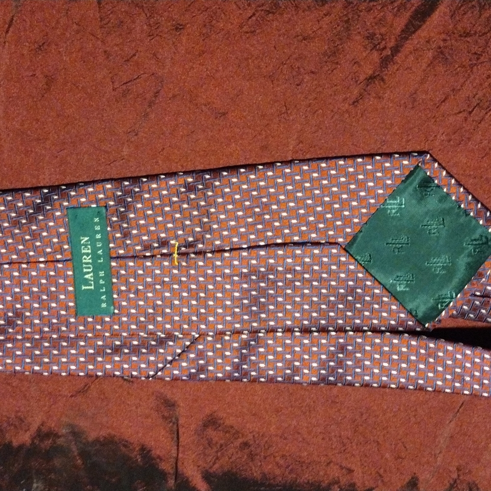 Men's necktie